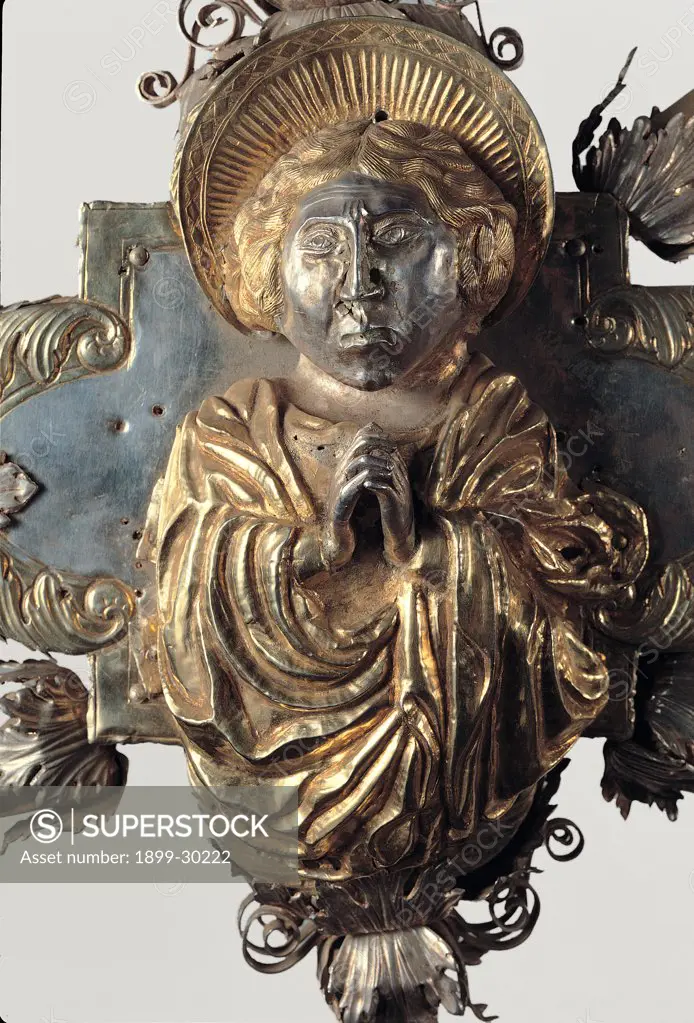 Astylar cross, by Veneto-Byzantine school artist, 15th Century, gold and silver . Italy, Lombardy, Bergamo, Carmine Church. Detail. Astylar cross jewelry praying figure imation mantle: cloak acanthus leaves gold silver.