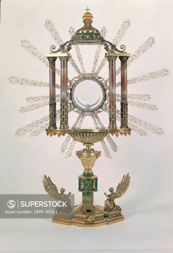 Monstrance, by Ravasco Alfredo, 1929, 20th Century, gold, cloisonne . Italy, Lombardy, Milan, Santa Maria presso San Celso Treasury. Whole artwork. Monstrance case for round pieces of wafer rays separate foot enamel angels kneeling gold malachite agate coral diamonds pearl topaz.