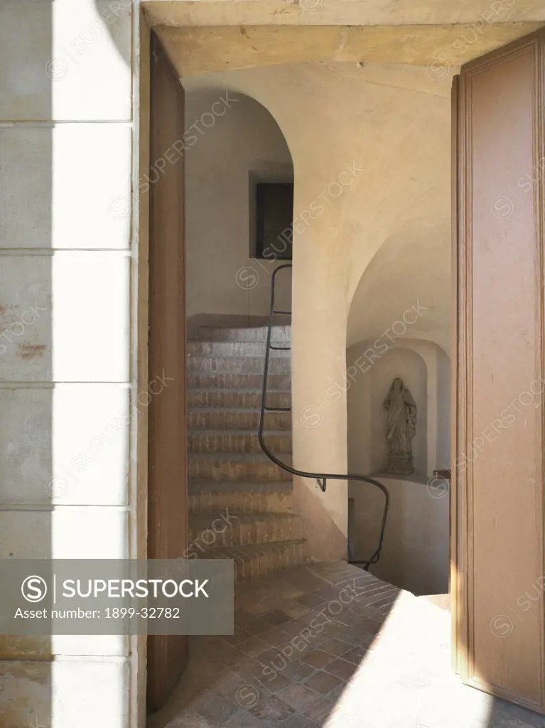 Villa Cornaro, Piombino Dese, by Andrea di Pietro della Gondola known as Palladio, 1553 - 1560, 16th Century, Unknow. Italy, Veneto, Piombino Dese, Padua. Detail. Interior Villa Cornaro helical: spiral stairway: staircase (2009 photograph).