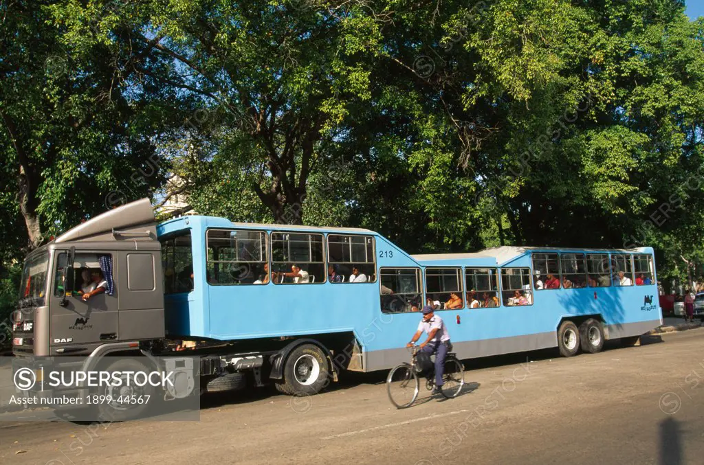 CUBA. Articulated bus. . 