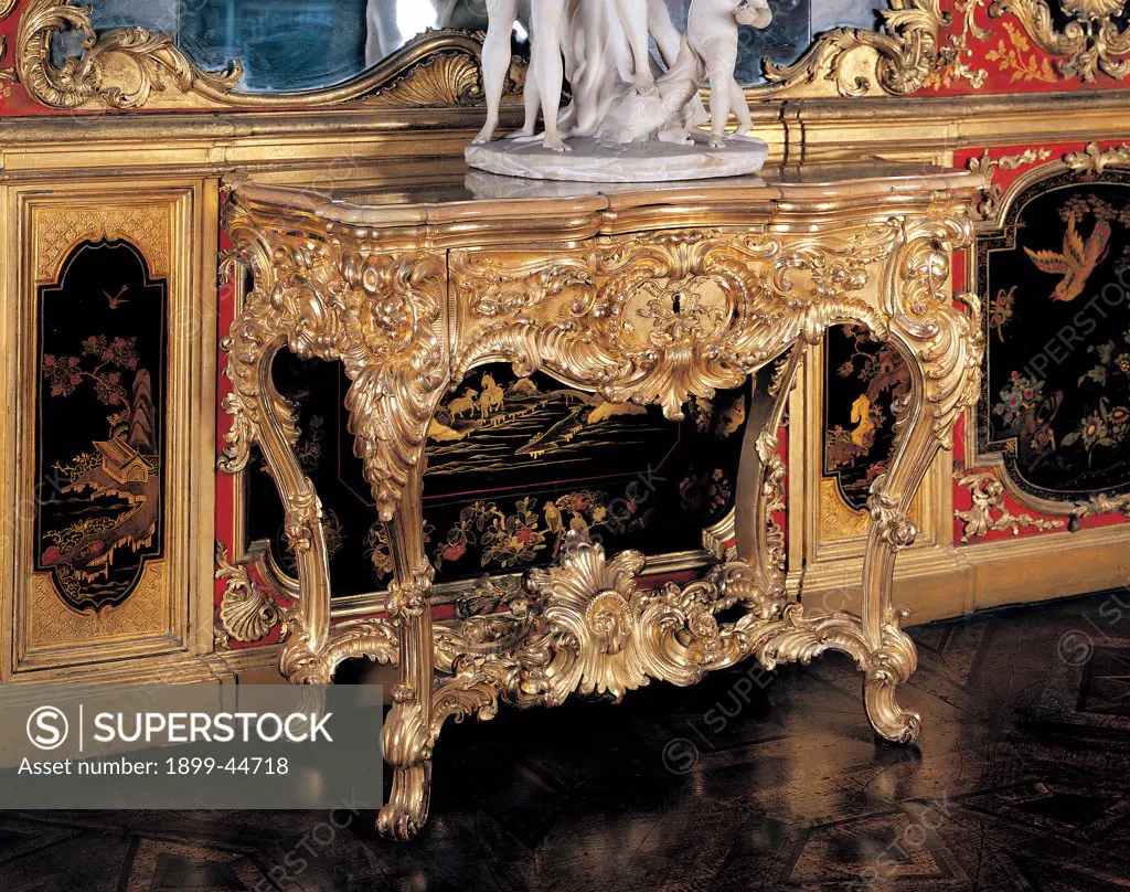 Wall table, by Piedmont Work, 18th Century, wood carved and gilded, marble top. Italy: Piemonte: Turin: Royal Palace: Gabinetto Cinese. Whole artwork. Wall table console table rinceaux volutes top decoration gold carvings