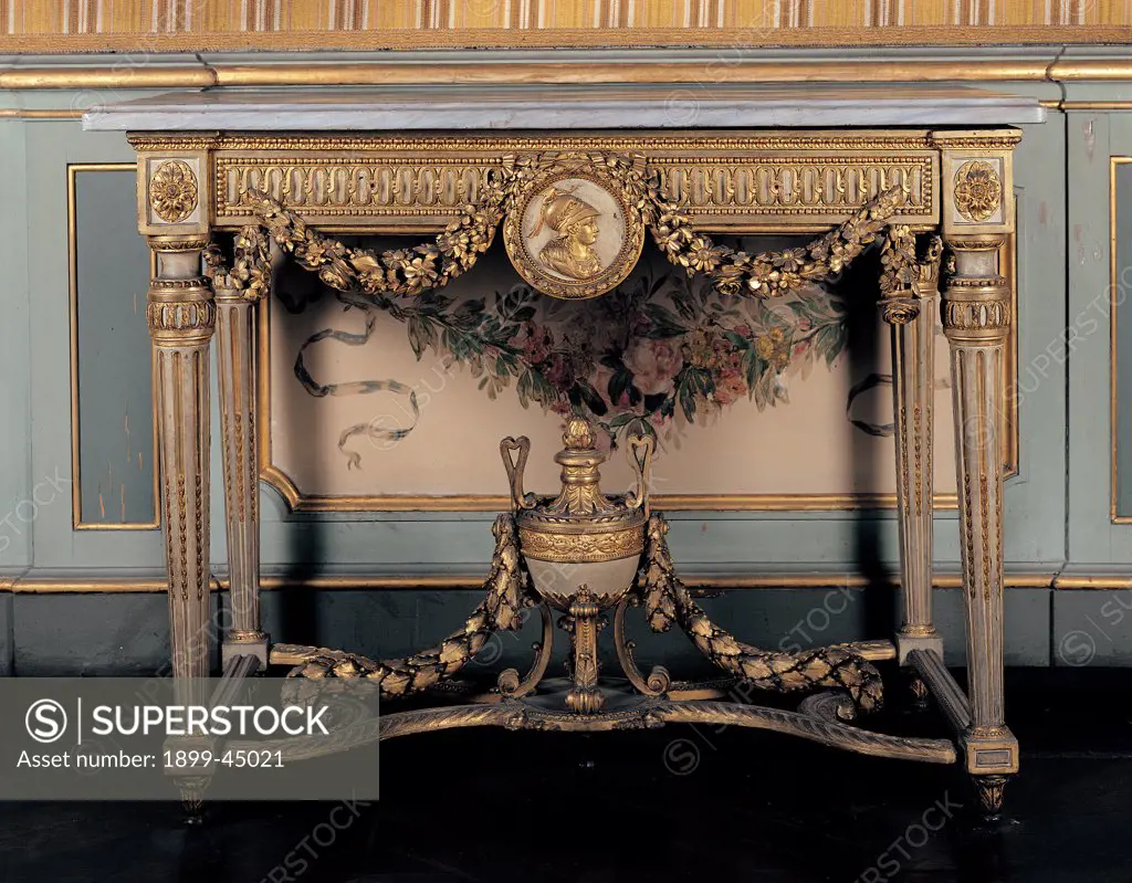 Console table, by Turin Work, 1785, 18th Century, wood carved and gilded, marble top. Italy: Piemonte: Turin: Royal Palace. Front view wall table console table gold gilt/gilding wood garland vase medallion
