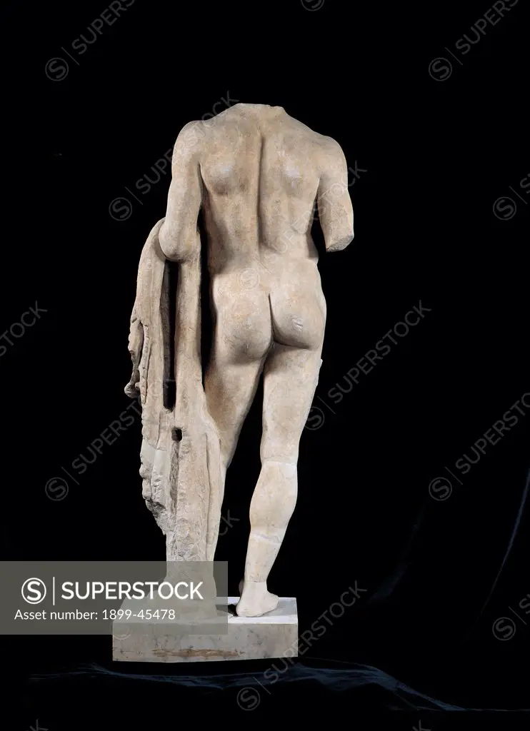 Headless Statue of Heracles, by Unknown artist, 1st Century, marble. Italy: Lazio: Rome: Palazzo Massimo alle Terme: inv. 29. Whole artwork. Back view rear headless statue of Heracles. Man anatomy animal hide fleece white marble pedestal