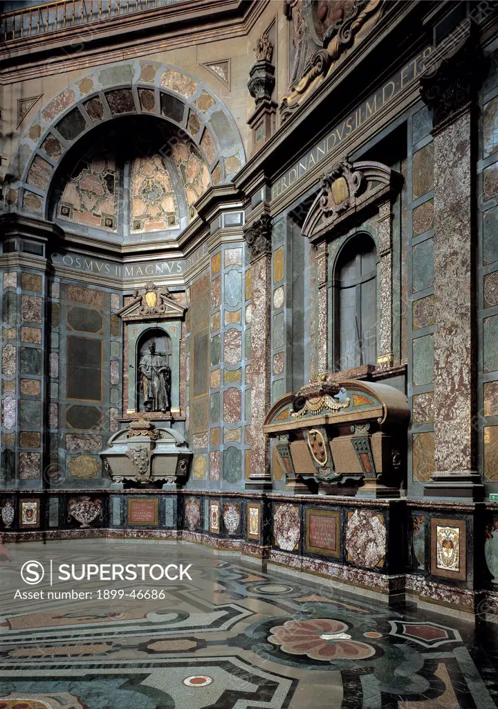Chapel of the Princes at the San Lorenzo Church in Florence, by Nigetti Matteo, Giovanni de' Medici, 1604, 17th Century, dark marble, semi, precious stones, mother, of, pearl, lapis lazuli and coral. Italy: Tuscany: Florence: San Lorenzo Basilica: Chapel of the Princes. Interior view Chapel of the Princes San Lorenzo church Florence octagonal dome marble inlay work dramatic effect wainscot coats-of-arms of the 16 towns of the Medici family niches atrium altar sarcophaghi hidden rooms crypts