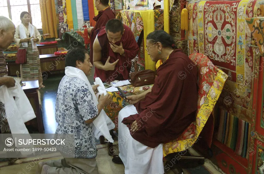 India, Tibetan Buddhist Monks, Vajrakilaya Ceremony Sakya Trizin Monastary. His Holiness Sakya Trizin, Giving Blessing
