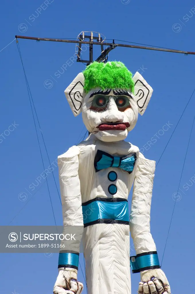 Fiesta De Santa Fe, New Mexico. A Celebration Started In 1712 To Celebrate The Peaceful Retaking Of The City From The Pueblo People In 1692. Buring Of Zozobra, Old Man Gloom. The Start Of The Fiesta De Santa Fe, With Burning Up The Personal Gloom.