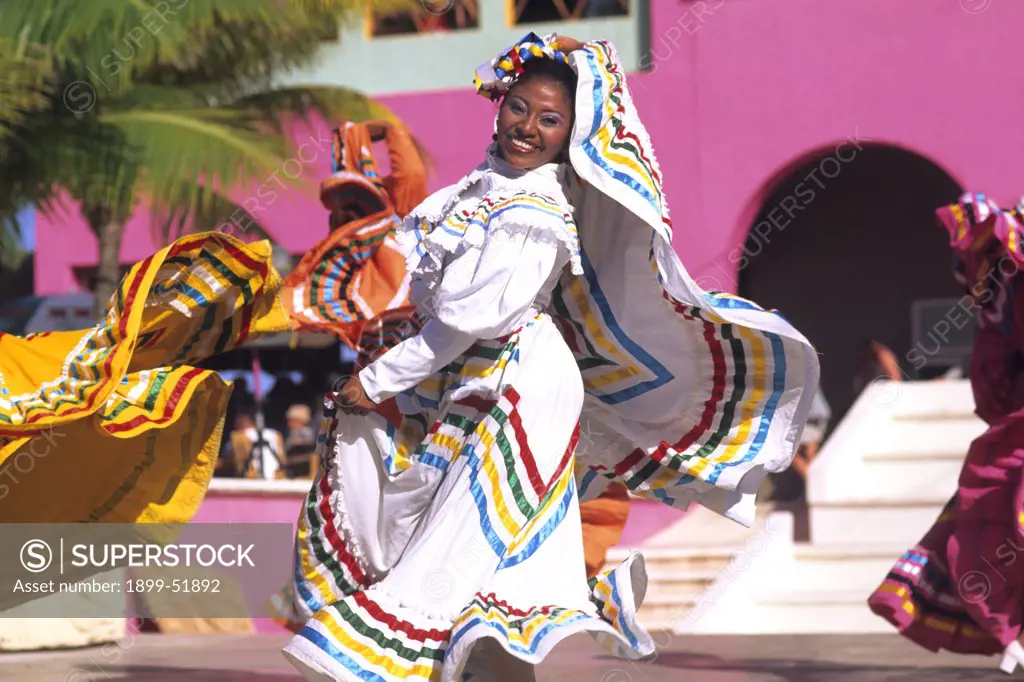 Mexico, Costa Maya. Dancers