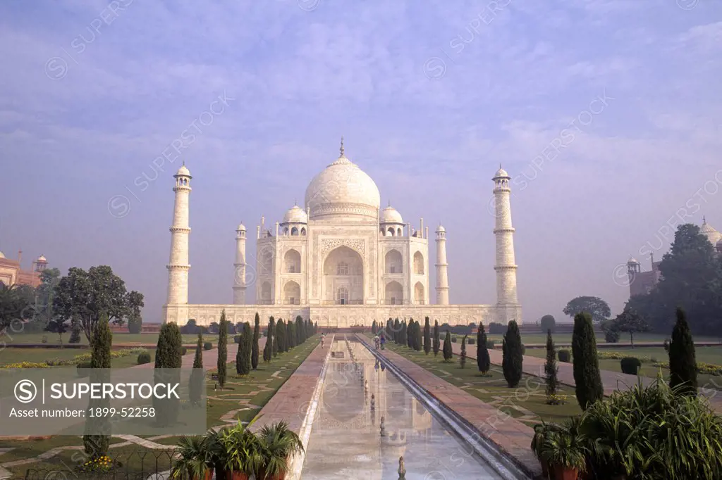 India, Agra. Taj Mahal