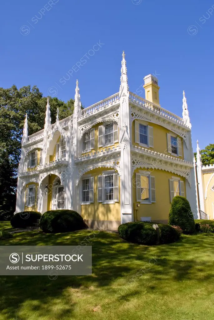 The Wedding Cake Home. Old Victorian New England Large Home Built In 1825, Kennebunk, Maine.