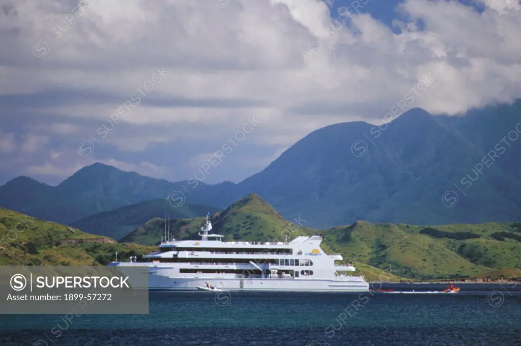 St. Kitts. Cruise Boat In Friars Bay.