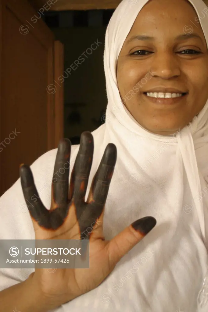 Tunisia, Woman With Henna In Tozeur