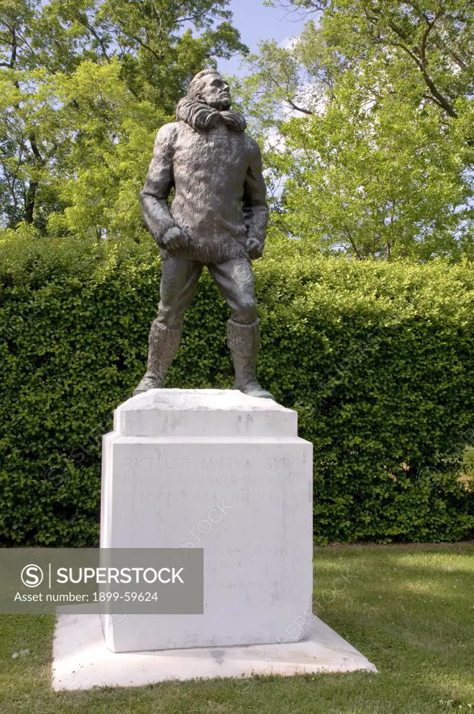 Arlington Cemetery, Virginia, Admiral Richard Evelyn Byrd Statue
