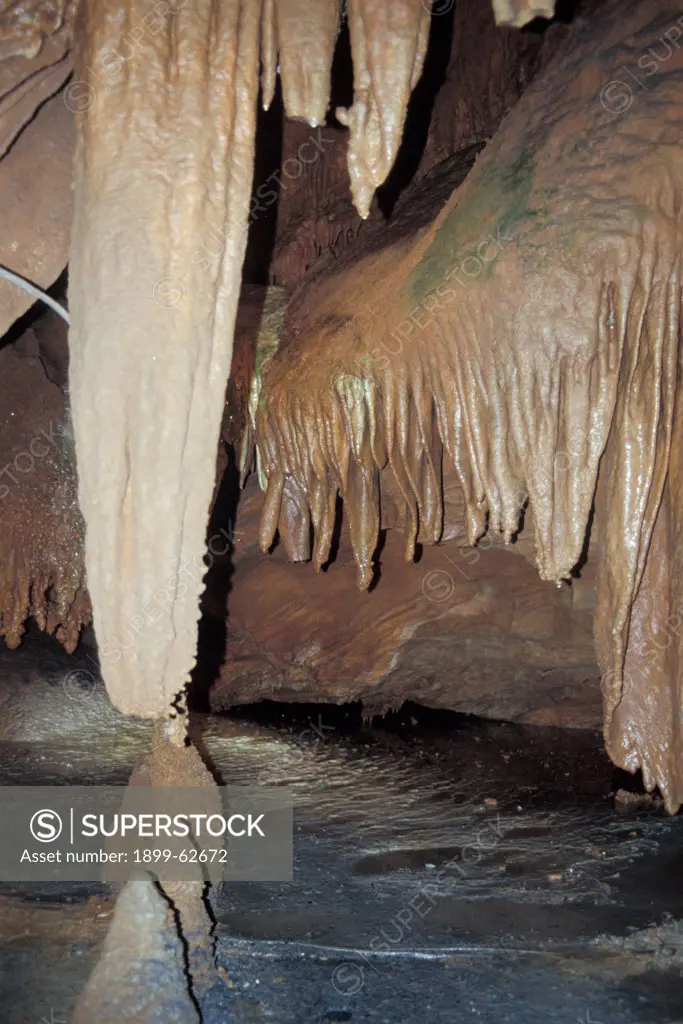 Virginia. Shenandoah Valley. Stalactites/Stalagmites In Shenandoah Caverns