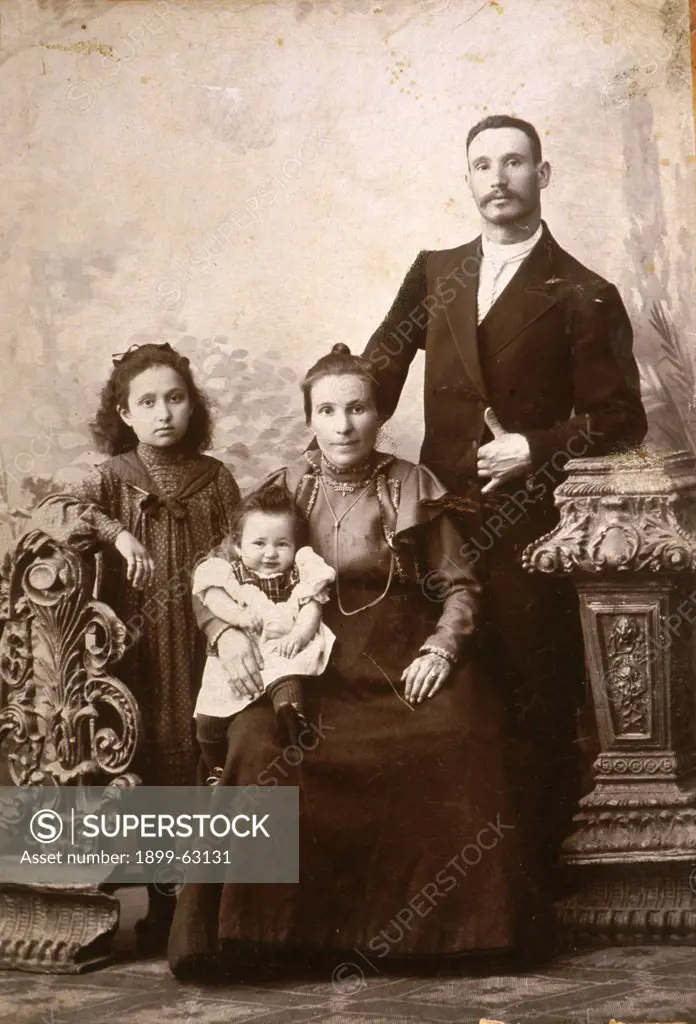 1905 Family