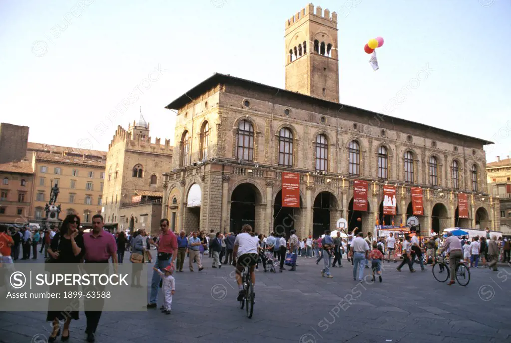 Italy, Bologna, Emilia-Romagna. Crowd At The Palazzo Del Podesta