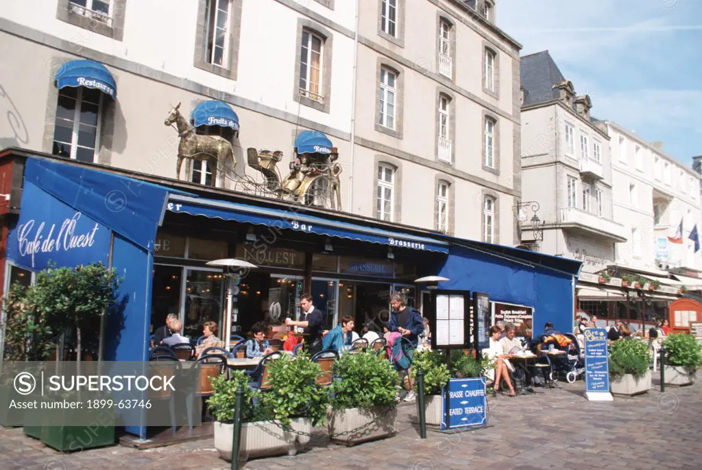France, Ille-Et-Vilaine (Brittany). Saint-Malo Place Chateaubriand. Lunch On The Square.