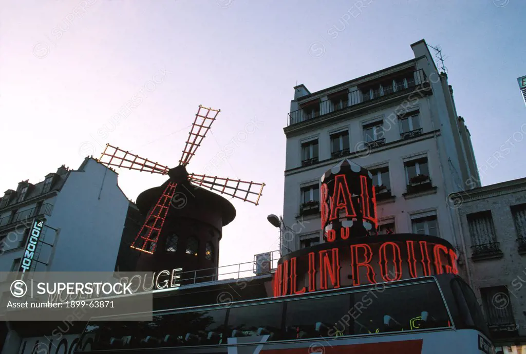 France, Paris. Montmartre, Moulin Rouge, Exterior