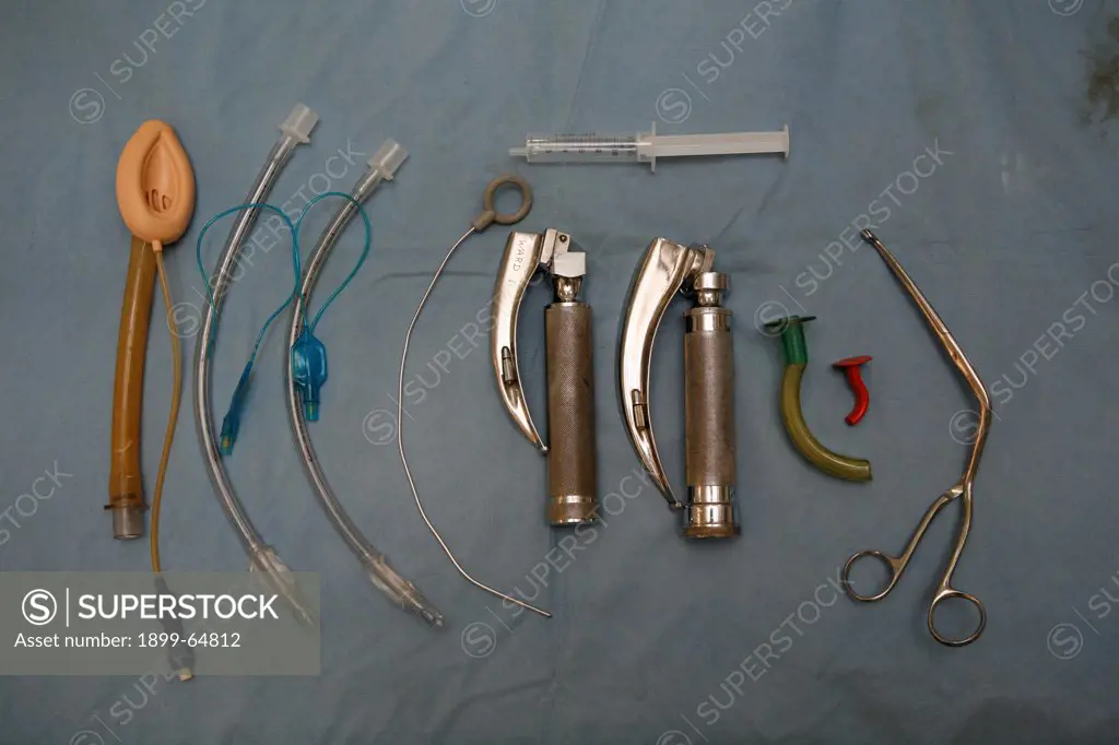 Various devices used for intubation