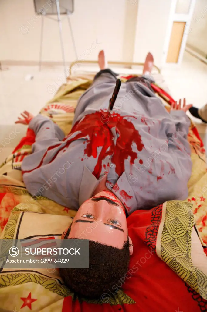 Dummy representing stab victim for forensic training
