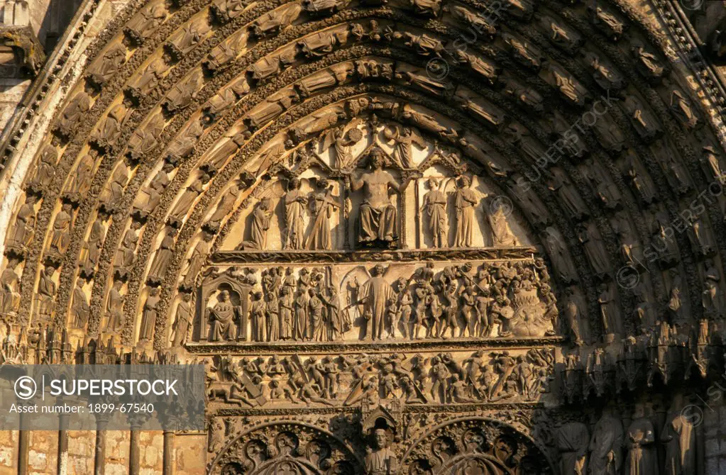 Bourges cathedral tympanum : the last judgment