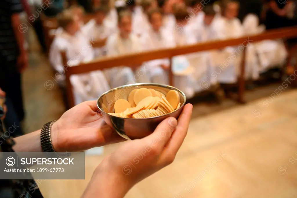 Hosts for eucharist