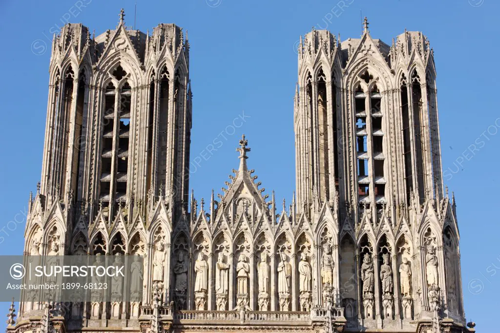 Reims cathedral : towers and kings' gallery
