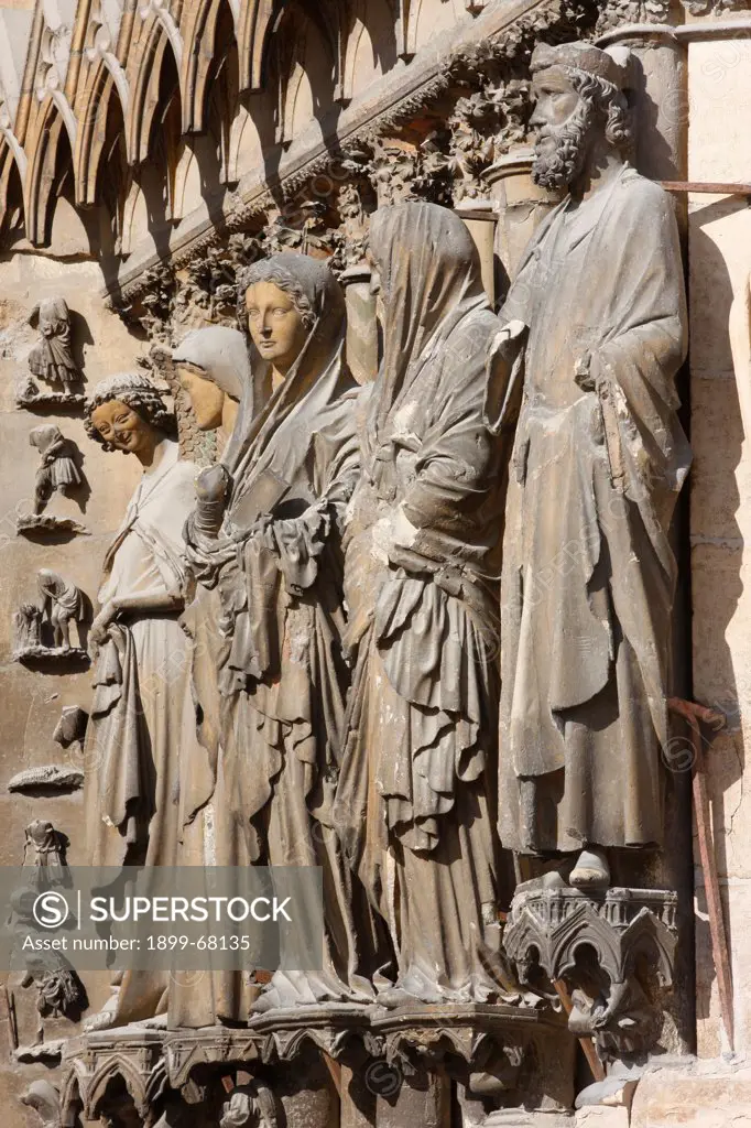 Reims cathedral west wing statues : Angel of Annunciation and Virgin Mary, Mary and Elizabeth,  David and Solomon