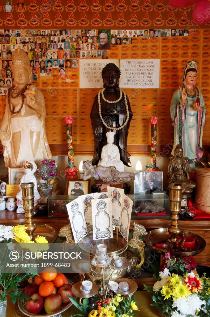 Tu An Buddhist temple. Ancestors' altar