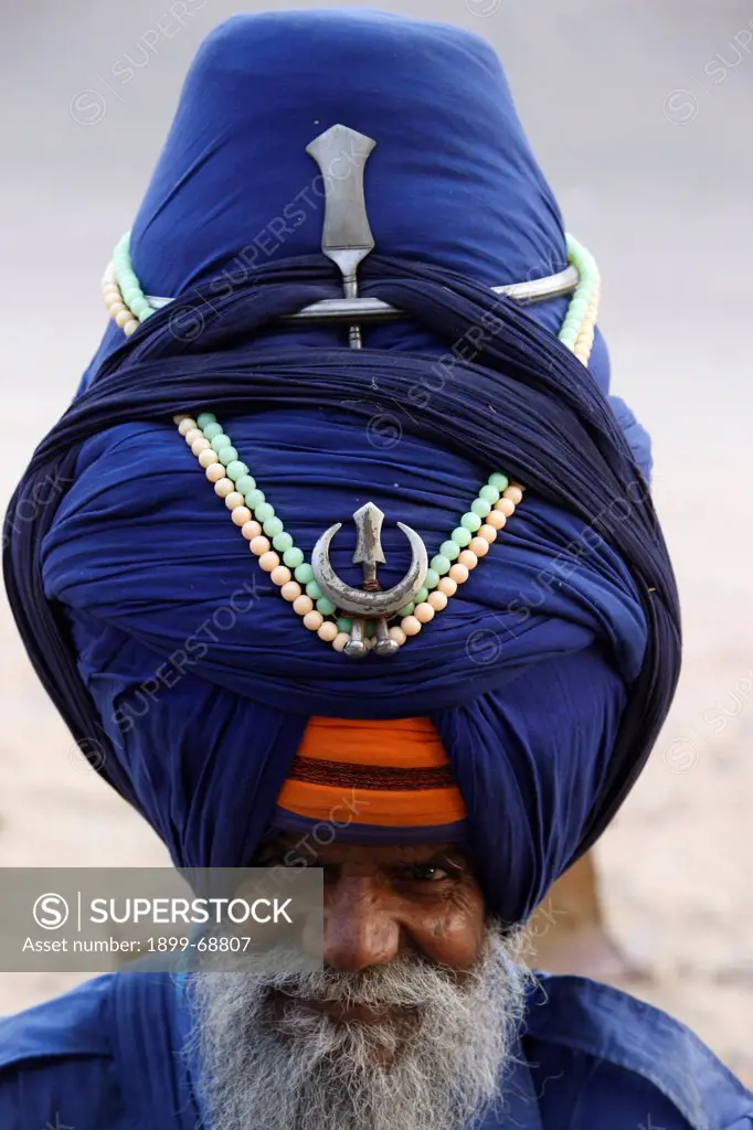 Sikh soldier in Bangla Sahib Gurdwara, New Delhi