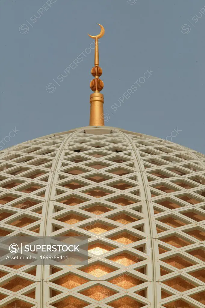 The sultan qaboos grand mosque.