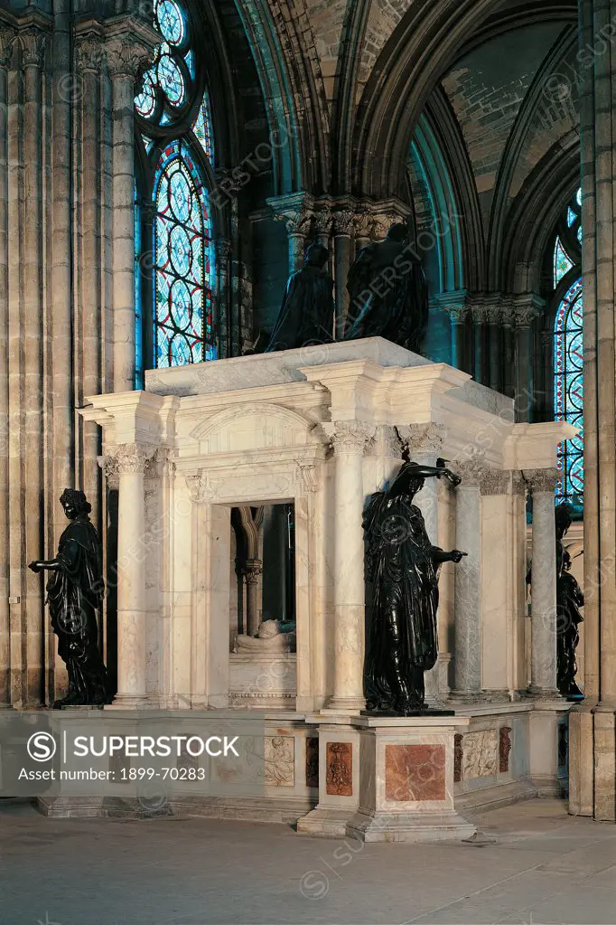France, Paris, St. Denis Abbey. Detail. Foreshortening of the tomb of Henry II in St. Denis Abbey in Paris. Details are facade, portal, funeral aedicula and Corinthian pillars.