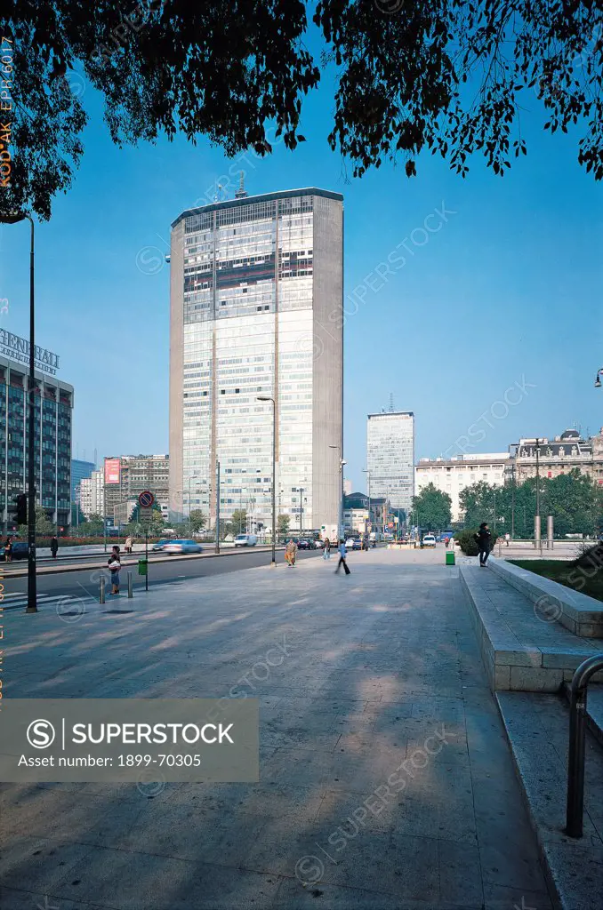 Italy, Lombardy, Milan. External view of the Pirelli tower block. Picture taken after the plane accident happened in 2002.