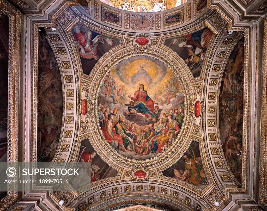 Italy, Lazio, Rome, Church of the Gesù. Detail. Zenith view of the of the first chapel on the right, that has elliptical plan and depicts the Assumption of the Virgin among the blessed. On the pendentives there are the depictions of the saints.