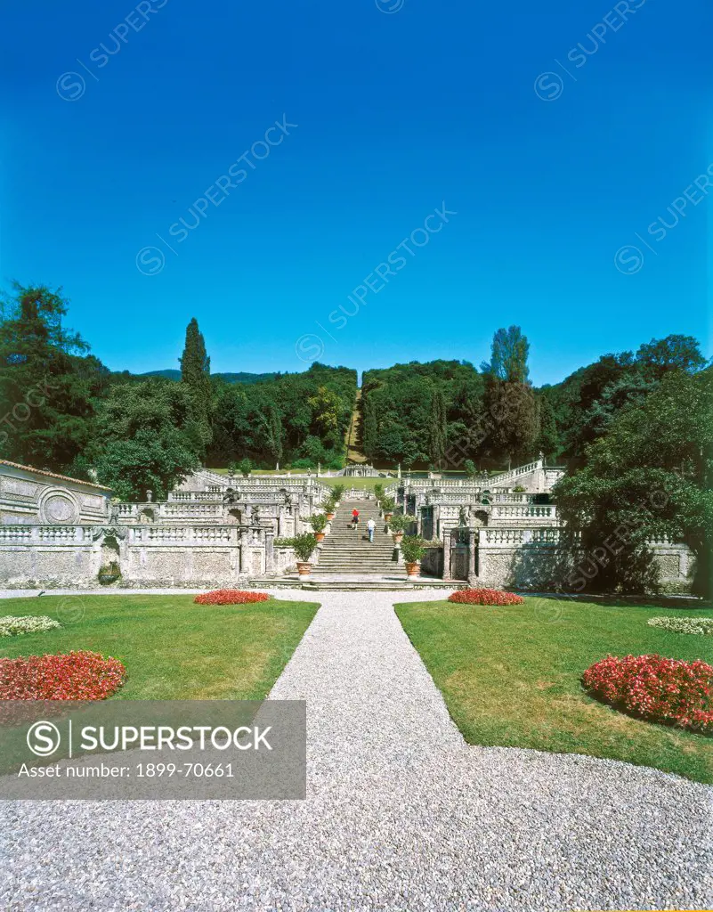 Italy, Lombardy, Casalzuigno, Villa Della Porta Bozzolo, Garden. The flight of steps and the parterre.
