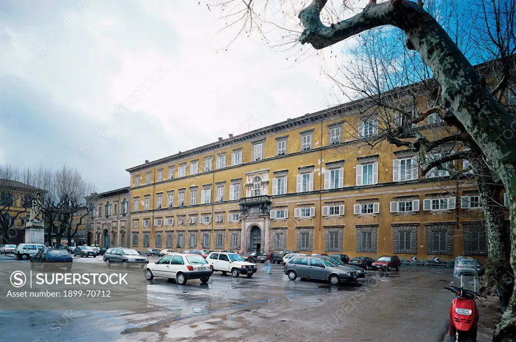 Italy, Tuscany, Lucca, Prefecture Palace. Whole artework view. A foreshortening view of the facade of the Ducal Palace, now centre of the Prefecture.