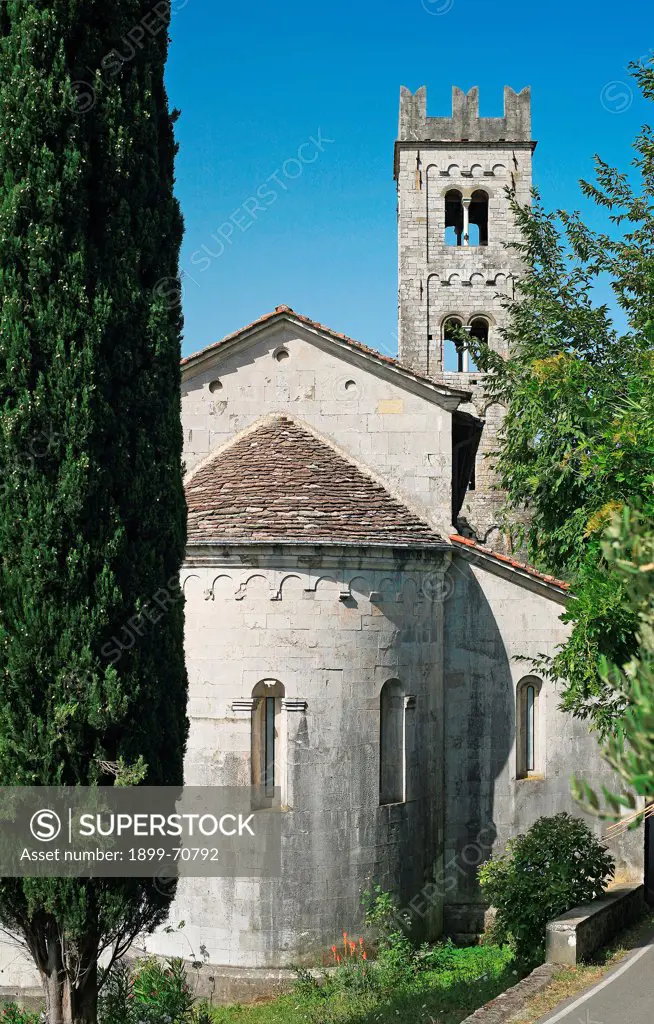 Italy, Tuscany, Pieve di San Giorgio. Detail. View of the apse and part of the bell tower of the church of San Giorgio in Brancoli.