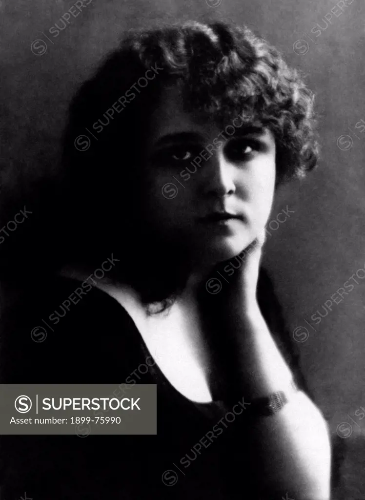 Portrait of Italian actress and singer Mim Aylmer (Eugenia Spadoni). 1920s.