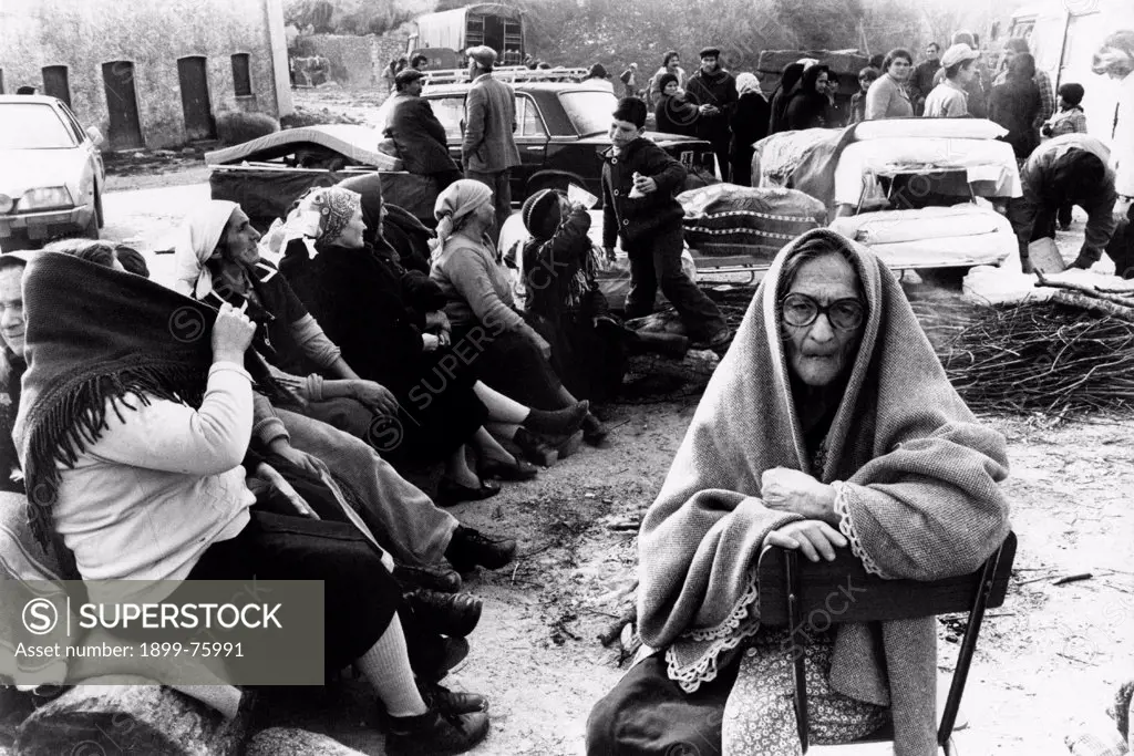 Irpinia earthquake survivors camping in the street. Balvano, 1980.