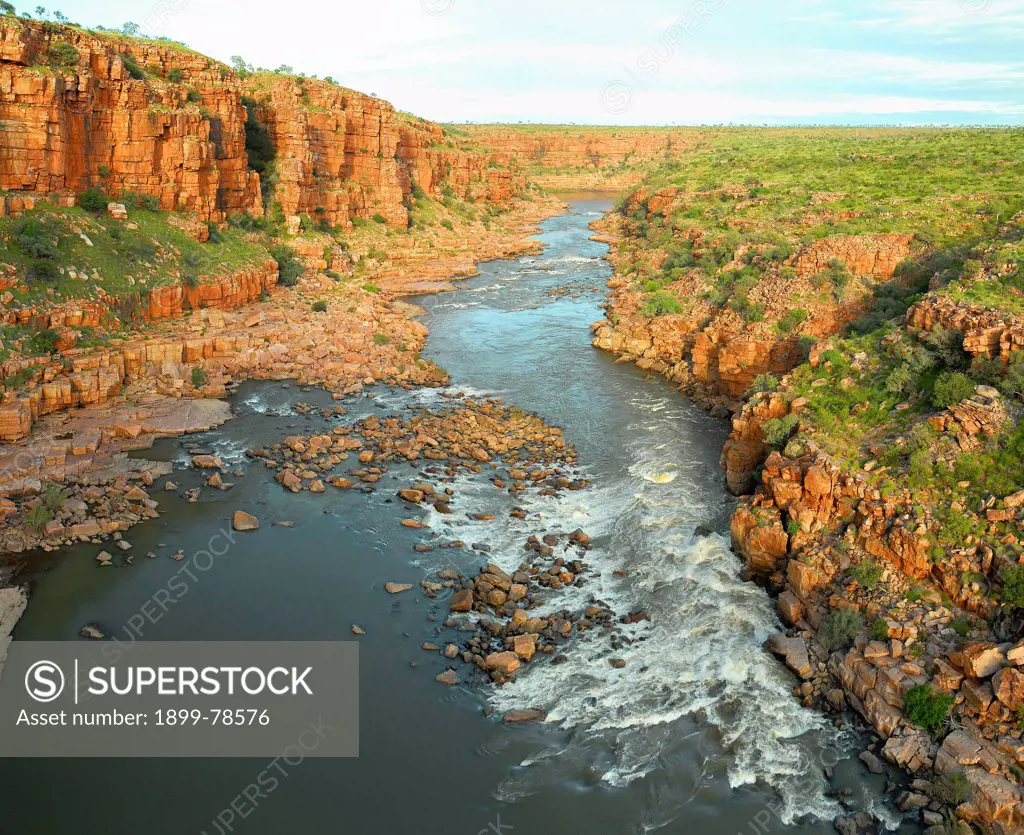 Fitzroy River flows through Sir John Gorge, Mornington Wildlife Sanctuary, central Kimberley, Western Australia