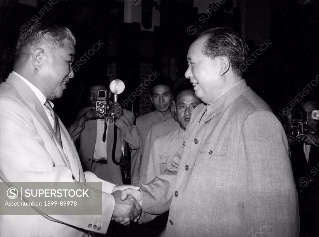 Chairman of the Central Committee of the Chinese Communist Party, Mao Tse-tung, meeting with Choi Yong Kun, President of the Presidium of the Supreme People's Assembly of the Democratic People's Republic of Korea, in Peking on June 16, 1963.