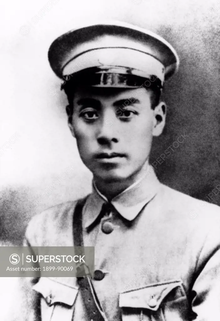A portrait of Zhou Enlai taken in 1924 when he was the dean of the Political Department of the Whampoa Military Academy.