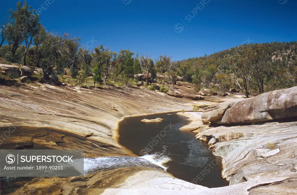 Rock pools in the granite, Bald Rock Creek, Girraween National Park, southern Queensland, Australia. 01/11/2005