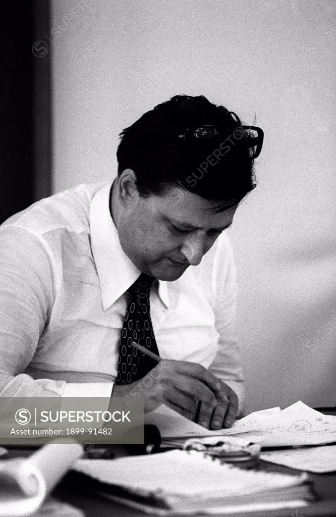 Italian economist and politician Beniamino Andreatta making notes during the economy meeting at Villa d'Este. Cernobbio, 1978