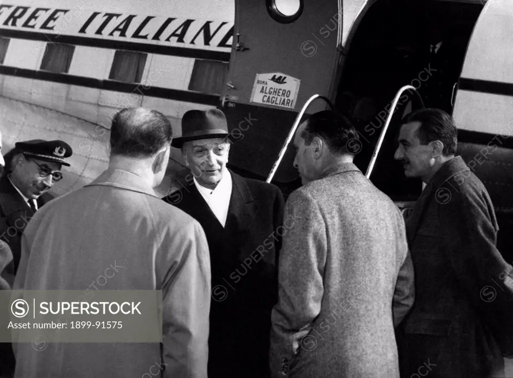 President of the Council of Ministers of the Italian Republic Antonio Segni going to Sardinia with an Italian Airlines (LAI) scheduled flight at Ciampino airport. Ciampino, 13th August 1955