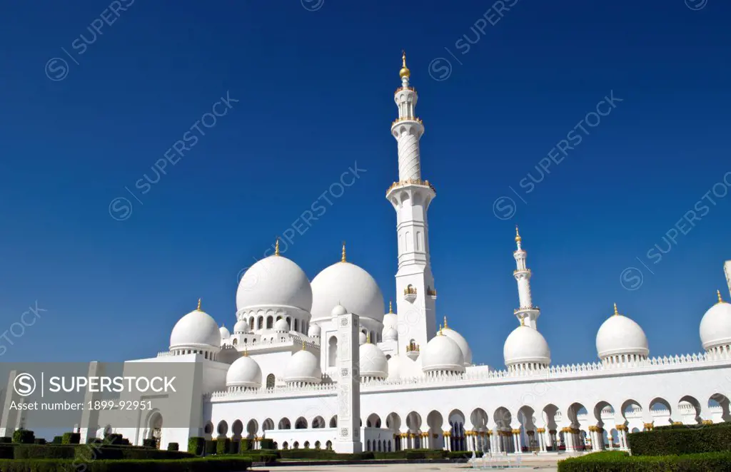 The beautiful white Sheikh Zayed Grand Mosque in Abu Dhabi in the UAE the worlds 8th largest Muslim mosque in the world in United Arab Emirates.  28/10/2012