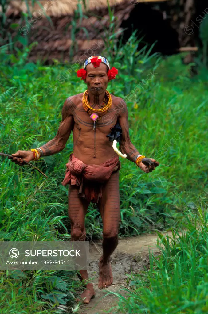 Mentawai tribesman, Indonesia.,06/05/2001