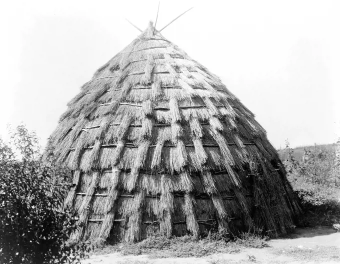 Edward S. Curtis Native American Indians - Grass house of the Wichita Indians ca. 1927. 