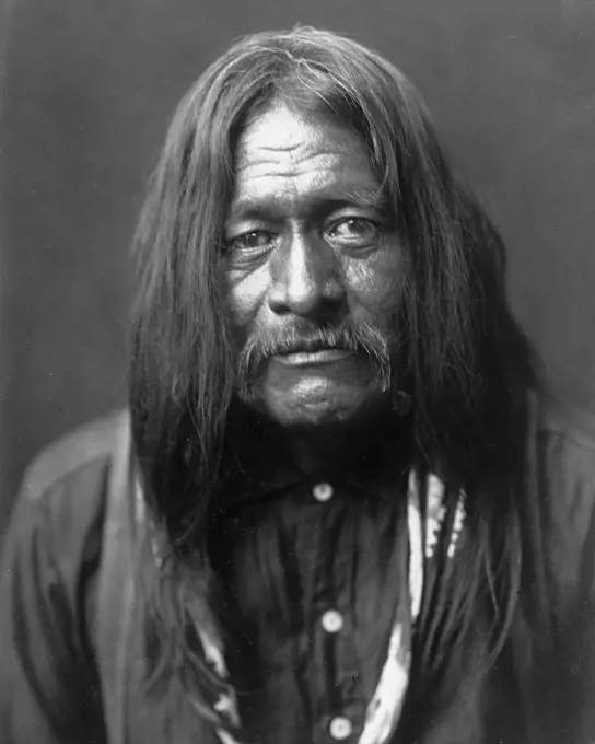 Edward S. Curtis Native American Indians - Hoo-Man-Hai, Maricopa Indian portrait ca. 1907. 
