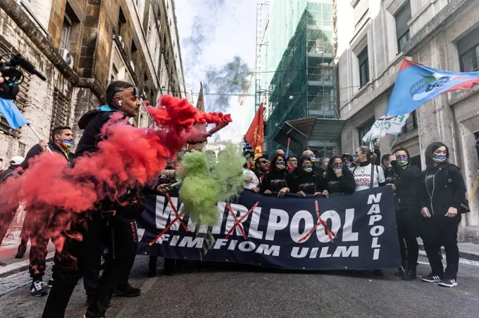 Rome, demonstration by Whirlpool workers to ask the government to act immediately on the formation of the Consortium of sustainable mobility and on hiring.