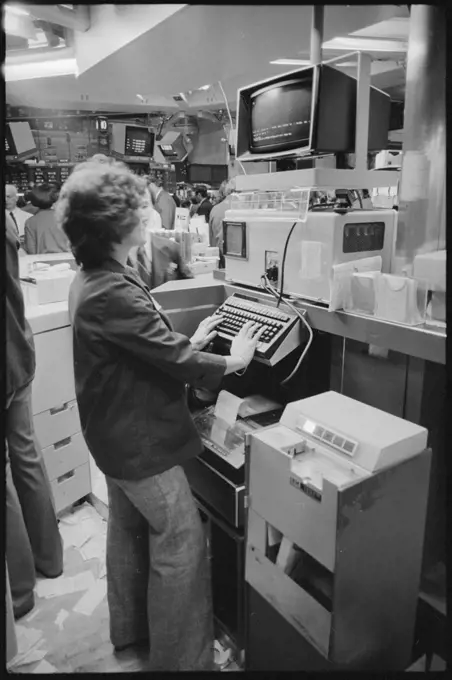 Female employee at a computer during Intermarket trading on the floor of the New York Stock Exchange, New York, NY, 2/27/1979. (Photo by Thomas J O'Halloran/US News & World Report Collection/GG Vintage Images/UIG)